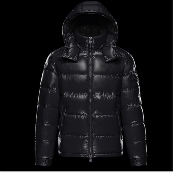 New Moncler Authentic Prevot Hooded Puffer Jacket NWT Navy New Moncler Authentic Prevot Hooded Puffer Jacket NWT Navy